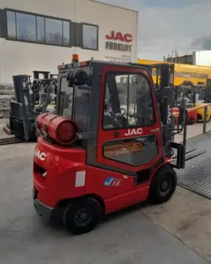 Бензиновый вилочный погрузчик JAC CPQD15 EURO (J) с двигателем Nissan - грузоподъёмность 1,5 тонны, высота подъёма 4,5 метра