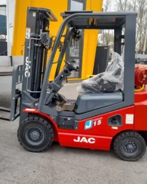 Бензиновый вилочный погрузчик JAC CPQD15 EURO (J) с двигателем Nissan - грузоподъёмность 1,5 тонны, высота подъёма 4,8 метра
