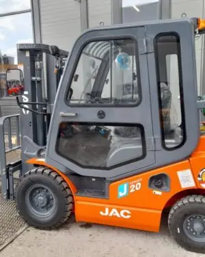 Бензиновый вилочный погрузчик JAC CPQD20 EURO (J) с двигателем Nissan - грузоподъёмность 2 тонны, высота подъёма 3 метра