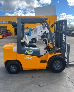 Дизельный вилочный погрузчик JAC CPCD25 H с двигателем Isuzu - грузоподъёмность 2,5 тонны, высота подъёма 3 метра