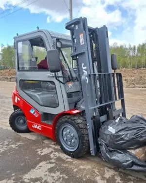 Дизельный вилочный погрузчик JAC CPCD30 EURO (J) с двигателем Isuzu - грузоподъёмность 3 тонны, высота подъёма 3 метра