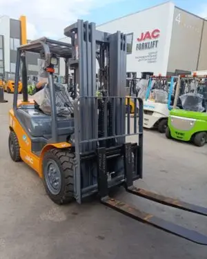 Дизельный вилочный погрузчик JAC CPCD35 EURO (J) с двигателем Xinchai - грузоподъёмность 3,5 тонны, высота подъёма 4,5 метра