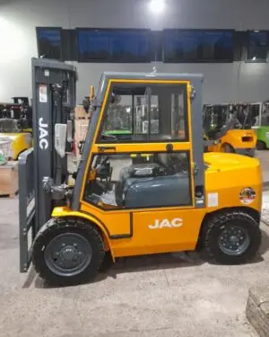 Дизельный вилочный погрузчик JAC CPCD40 H с двигателем Xinchai - грузоподъёмность 4 тонны, высота подъёма 4,8 метра