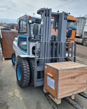 Погрузчик электрический SHANN CPD50 FUJI (JE) – грузоподъёмность 5 тонн, высота подъёма 4,8 метра, литиевая АКБ